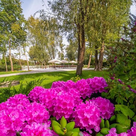 Green Garden Hotel Raszyn Exteriör bild