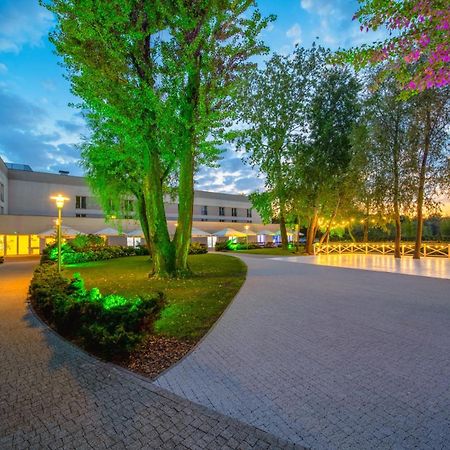 Green Garden Hotel Raszyn Exteriör bild