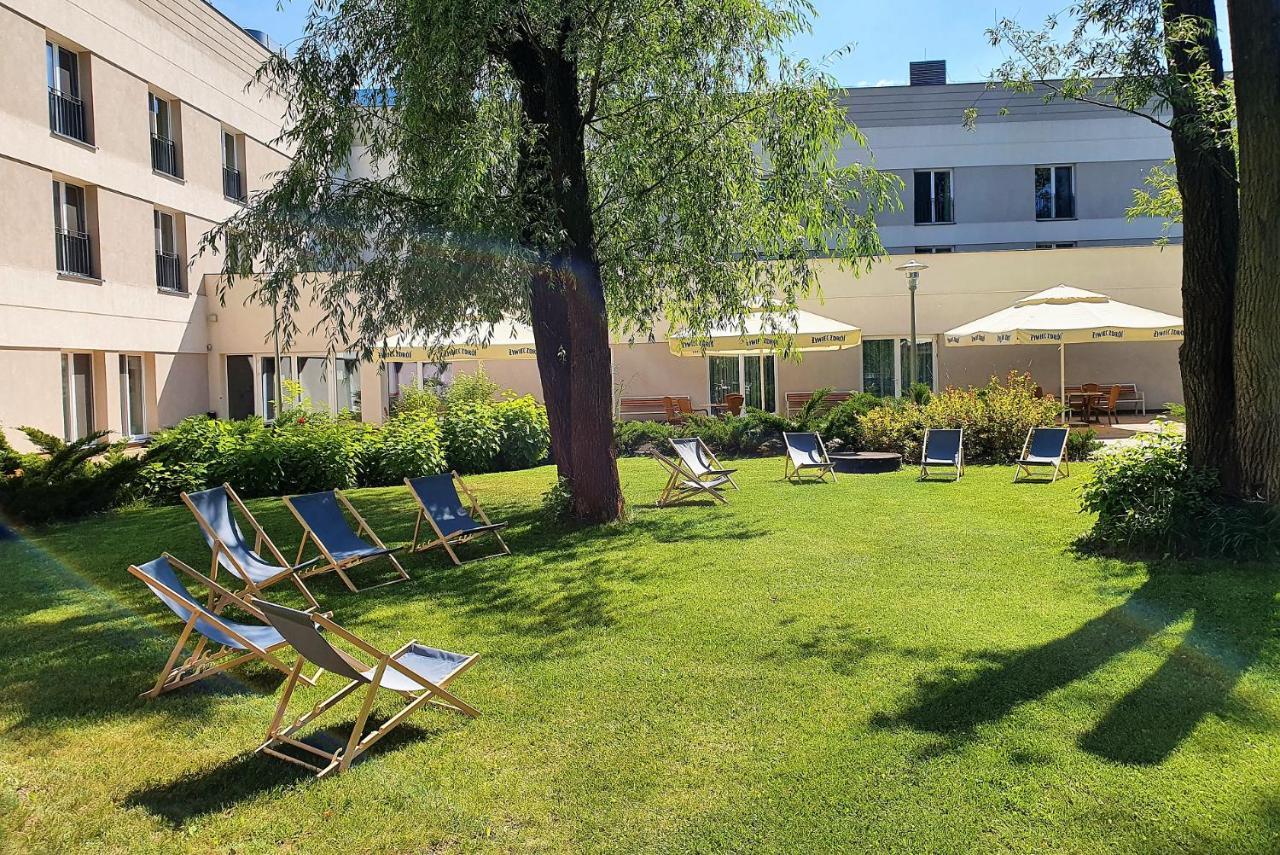 Green Garden Hotel Raszyn Exteriör bild