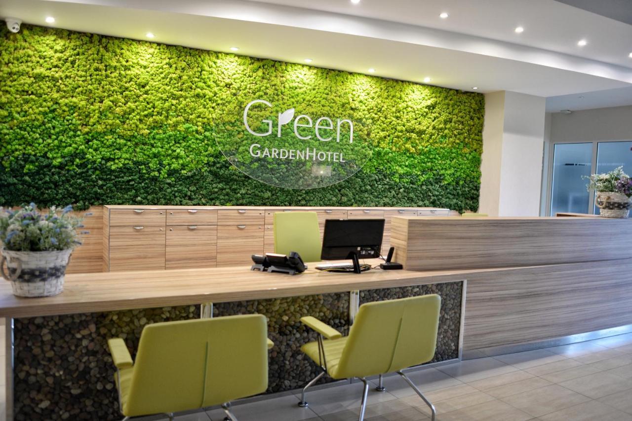 Green Garden Hotel Raszyn Exteriör bild